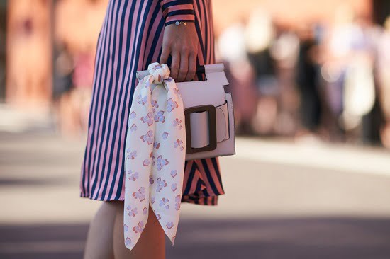 Cómo reinventar tu look con un pañuelo