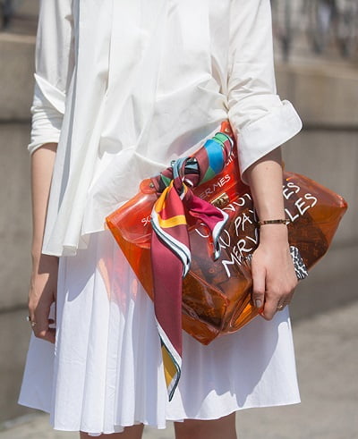 Cómo reinventar tu look con un pañuelo