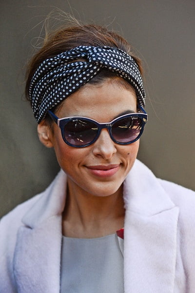 Cómo reinventar tu look con un pañuelo