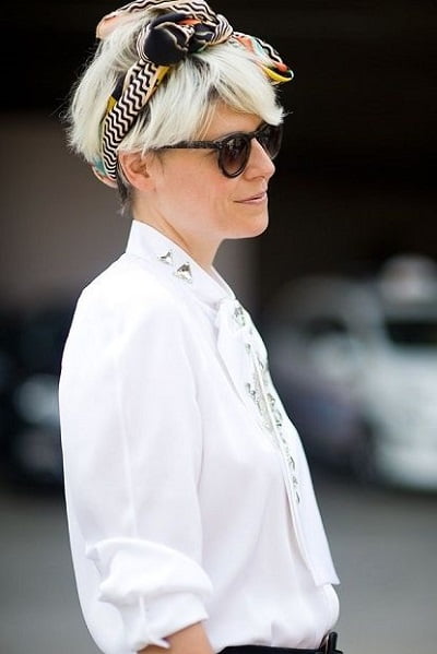 Cómo reinventar tu look con un pañuelo