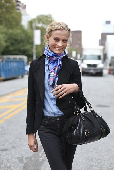 Cómo reinventar tu look con un pañuelo