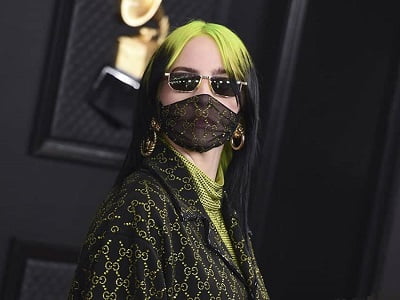 Los mejores looks con mascarilla, muchas ideas para inspirarte